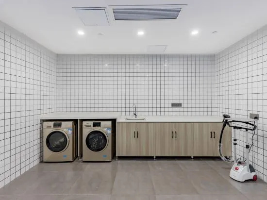 Super 8 Hotel (Huainan Chunlin Plaza)