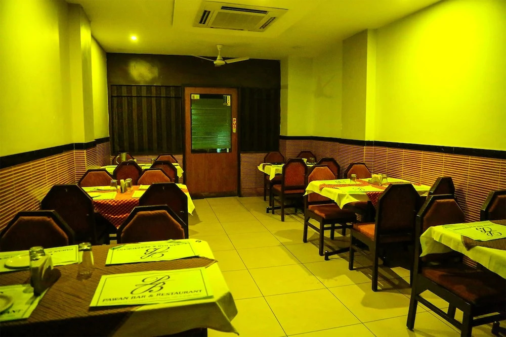 Iroomz Hotel Pawan