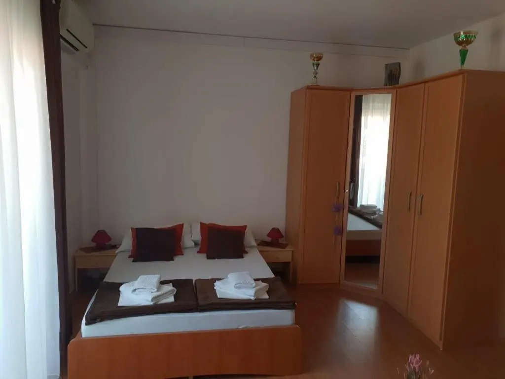 Ana Tudor Apartments