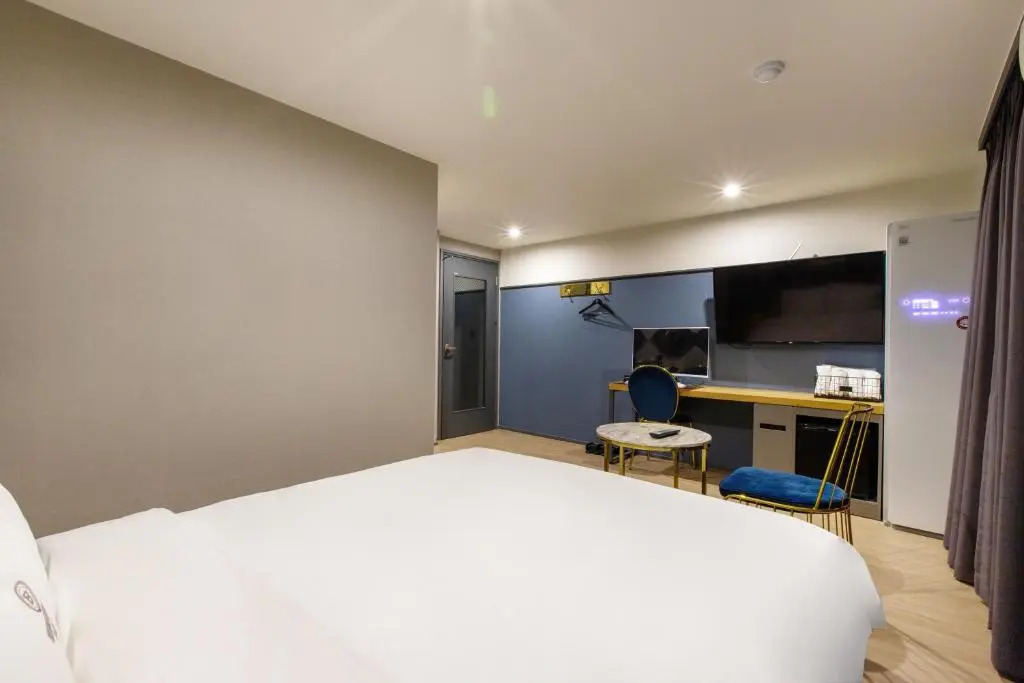 Brown Dot Hotel Minam