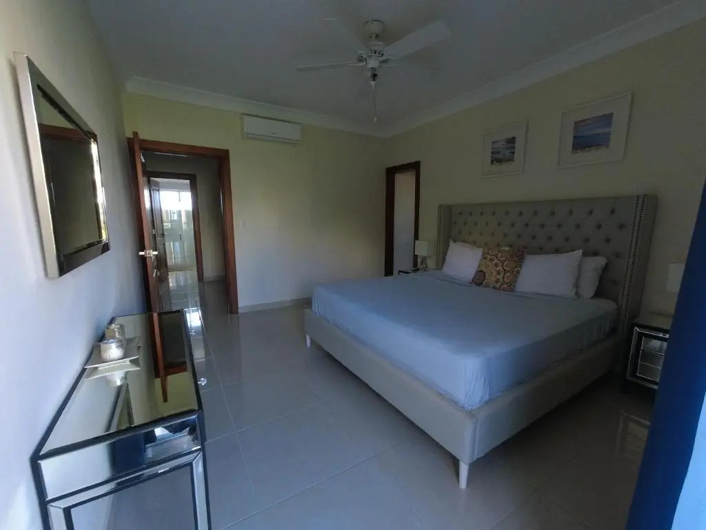 H2 Exclusive apartment near the the ocean
