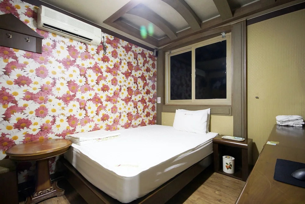 MT Motel Jinju