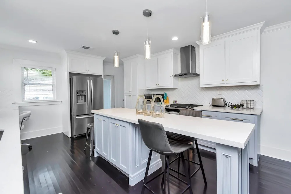Historical Cozy Home in the Houston Heights Near Downtown, Midtown Galleria