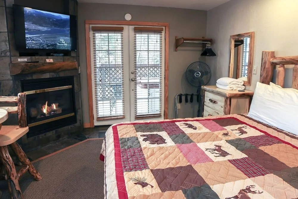 Fawn Valley Inn: 254 1 Bedroom Apts