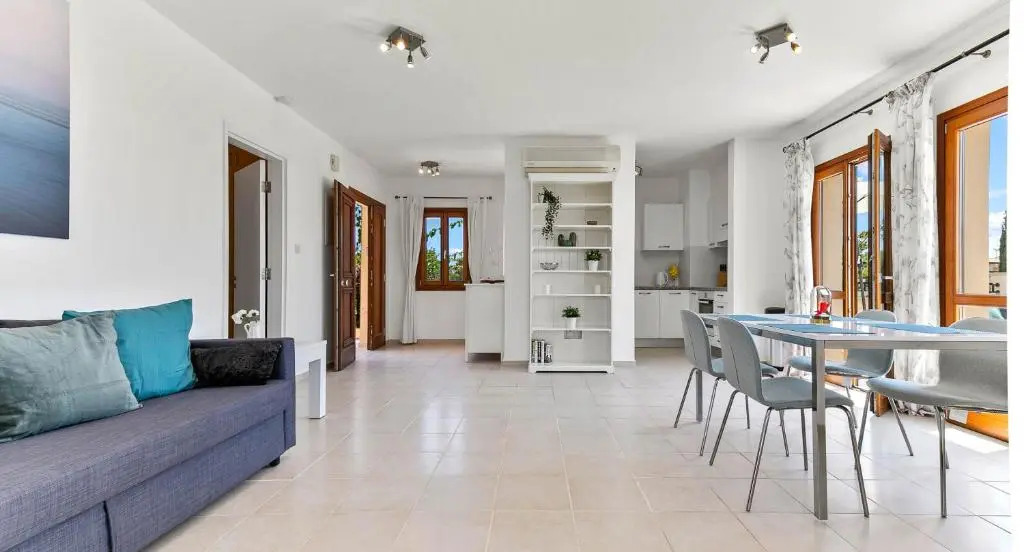 Charming Apartment MZ11 with beautiful coastal views Aphrodite Hills Resort