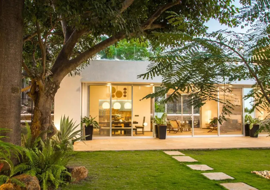 El House by StayVista - Unwind in a Villa with Pool and Lush Lawn