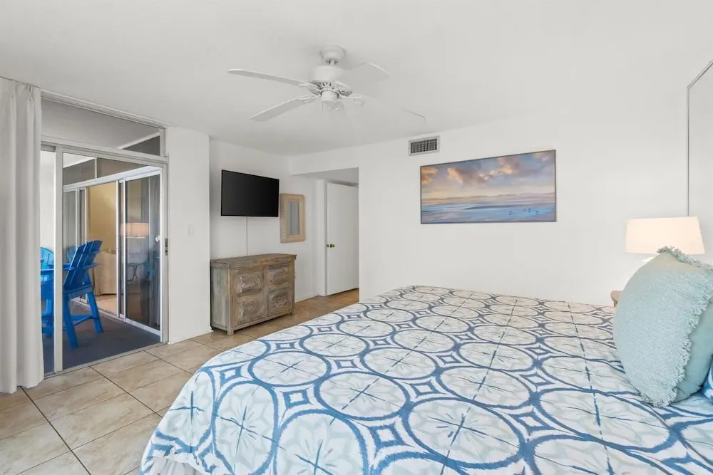 Shoreline Towers 2042 2 Bedroom Condo