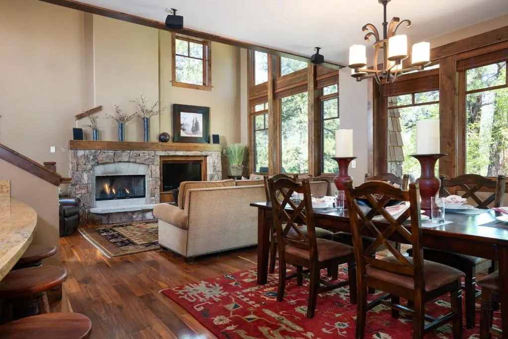 Luxury Old Greenwood 3BD Villa