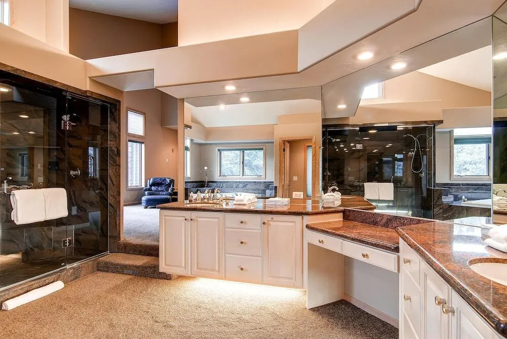 Thistle Home - 6BR Home + Private Hot Tub #3165 - LLH 61721
