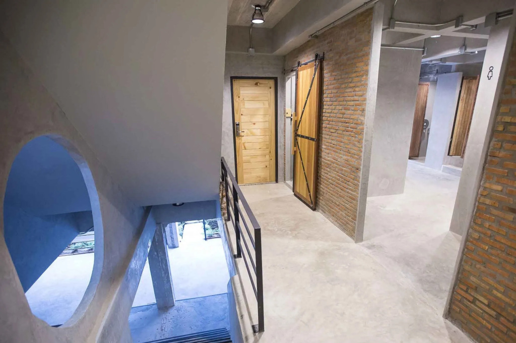UdonBackpackers Beds and cafe