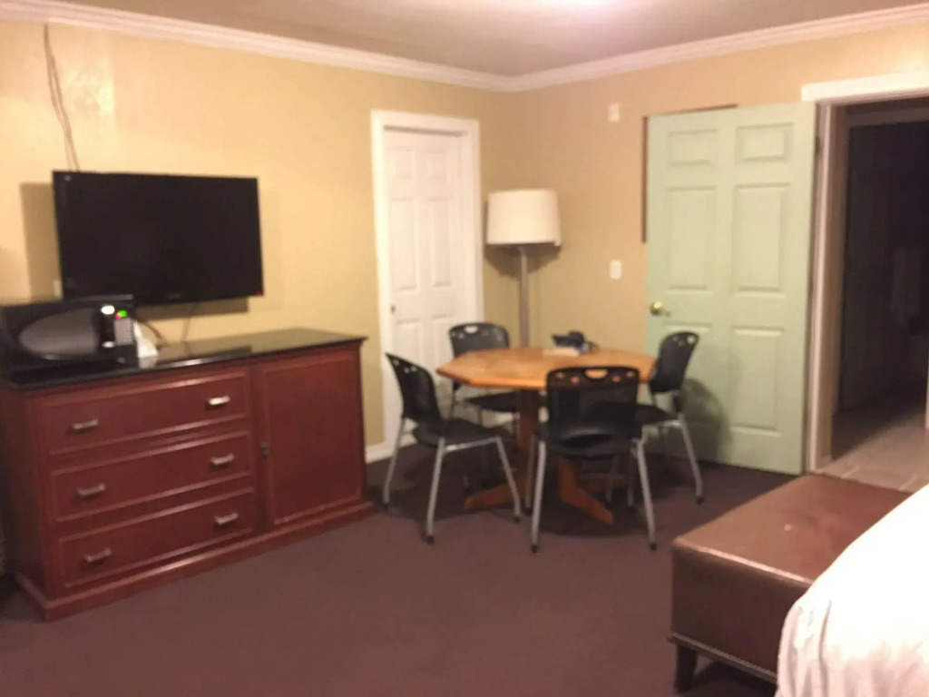 Ranch House Inn & Suites