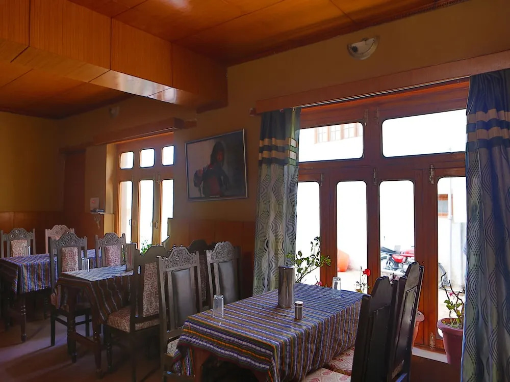 OYO 13759 Hotel Galwan Palace