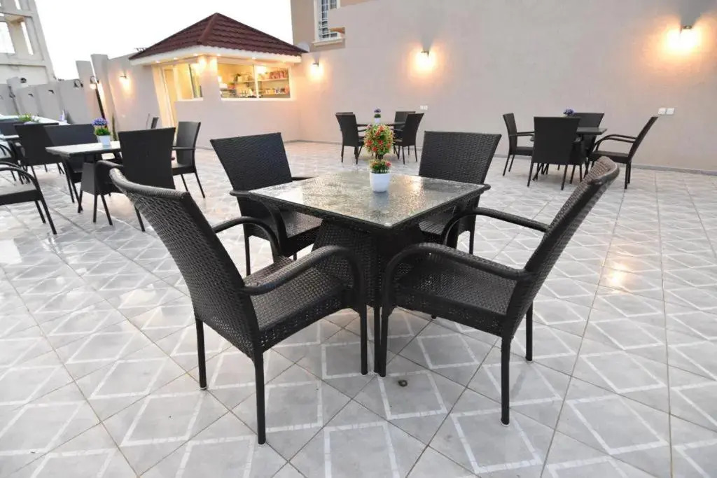 Golden White Al Shifa Hotel