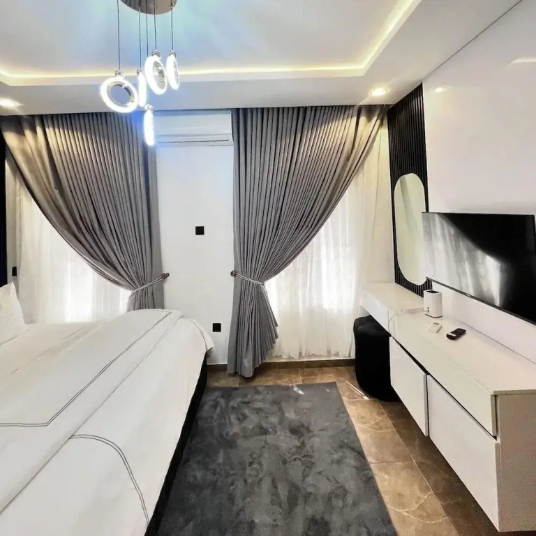 Marcliff Apartments