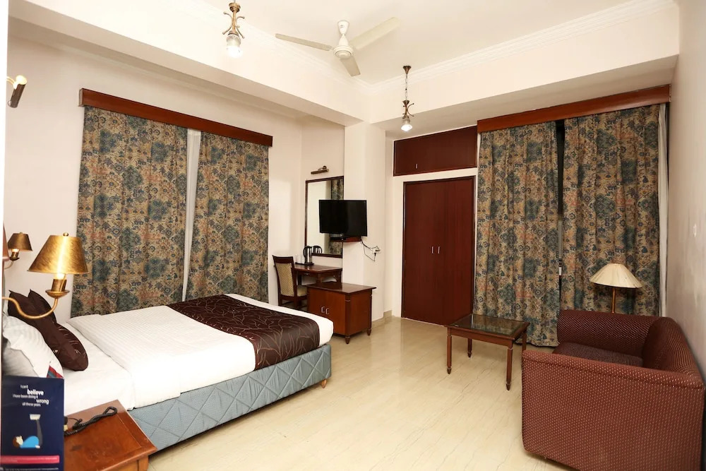 OYO 8178 Hotel Saket