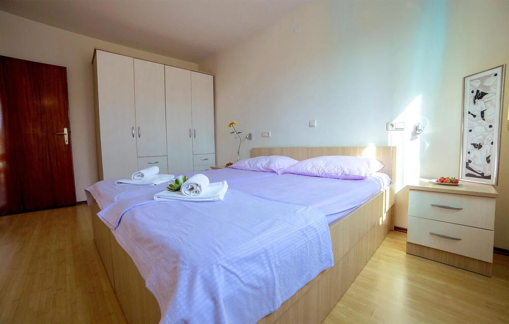 Stunning Apartment in Podstrana With 2 Bedrooms and Wifi