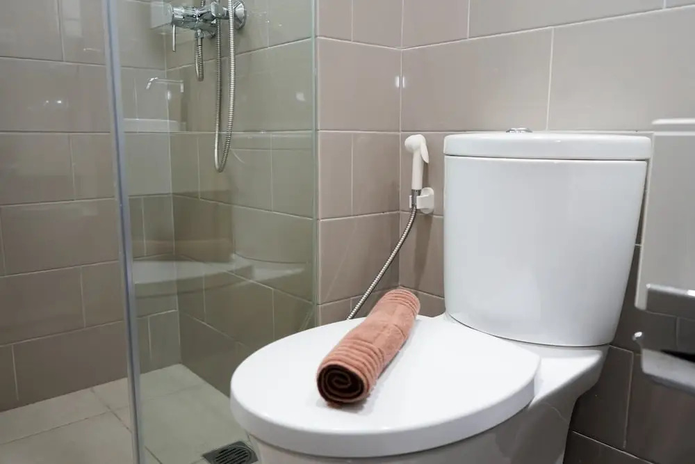 2BR Luxury Citra Lake Suites Apartment
