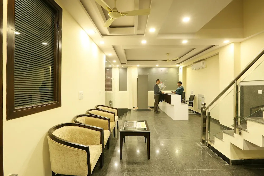 Hotel Viva Palace By OPO,Free Airport Pick up & Drop
