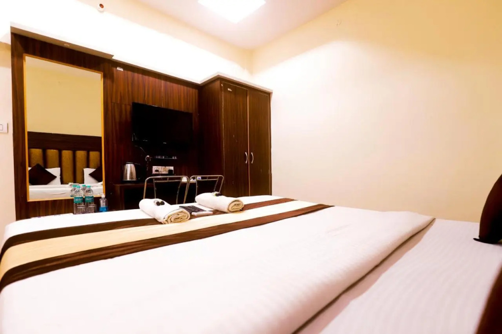 Hotel Grey Castle - Near Haridwar Railway Station