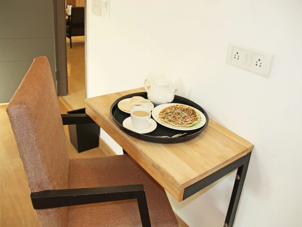 OYO 10637 Hotel Chandana Residency