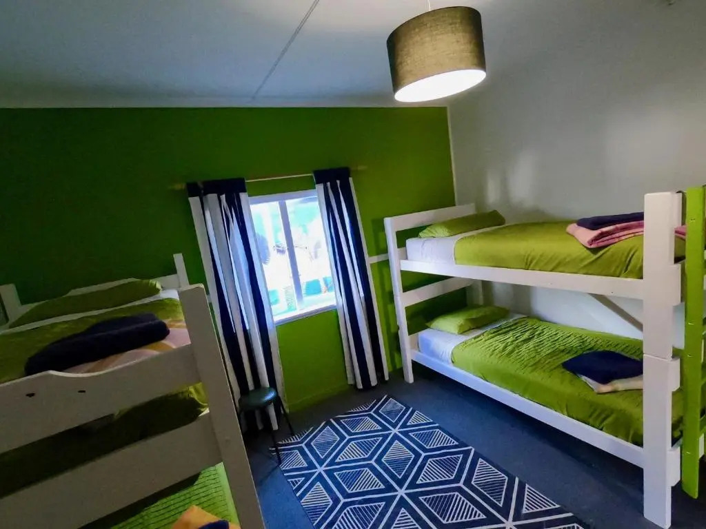 Ducks & Drakes Boutique Motel & Backpackers