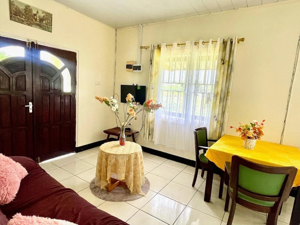 Tropical Paradise in Paramaribo 3 - Room House