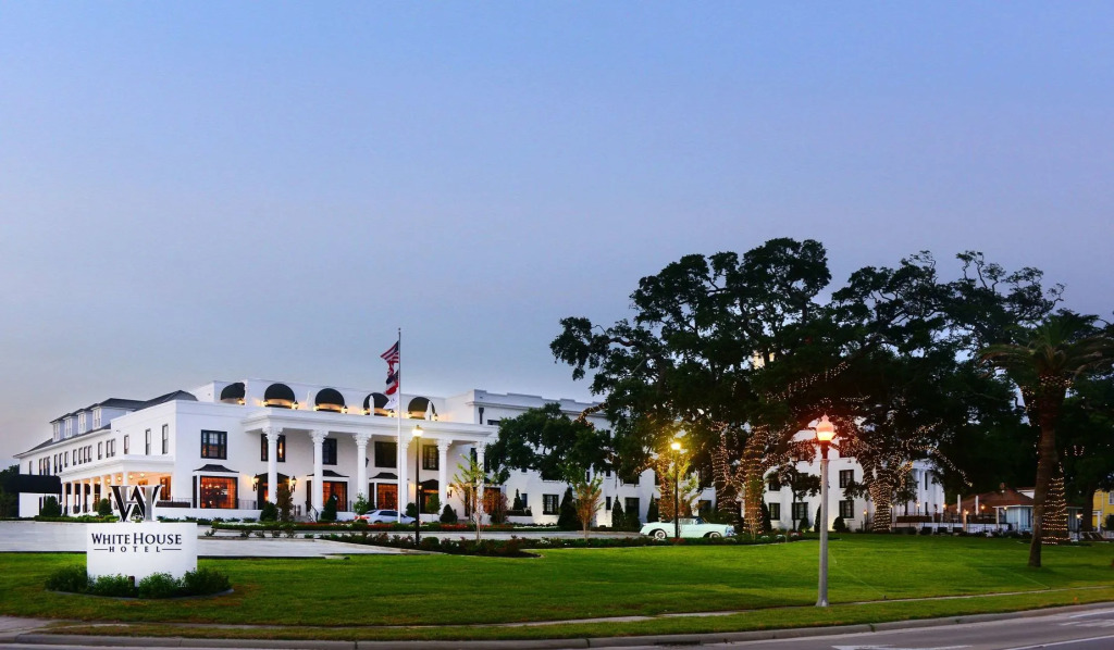 White House Hotel