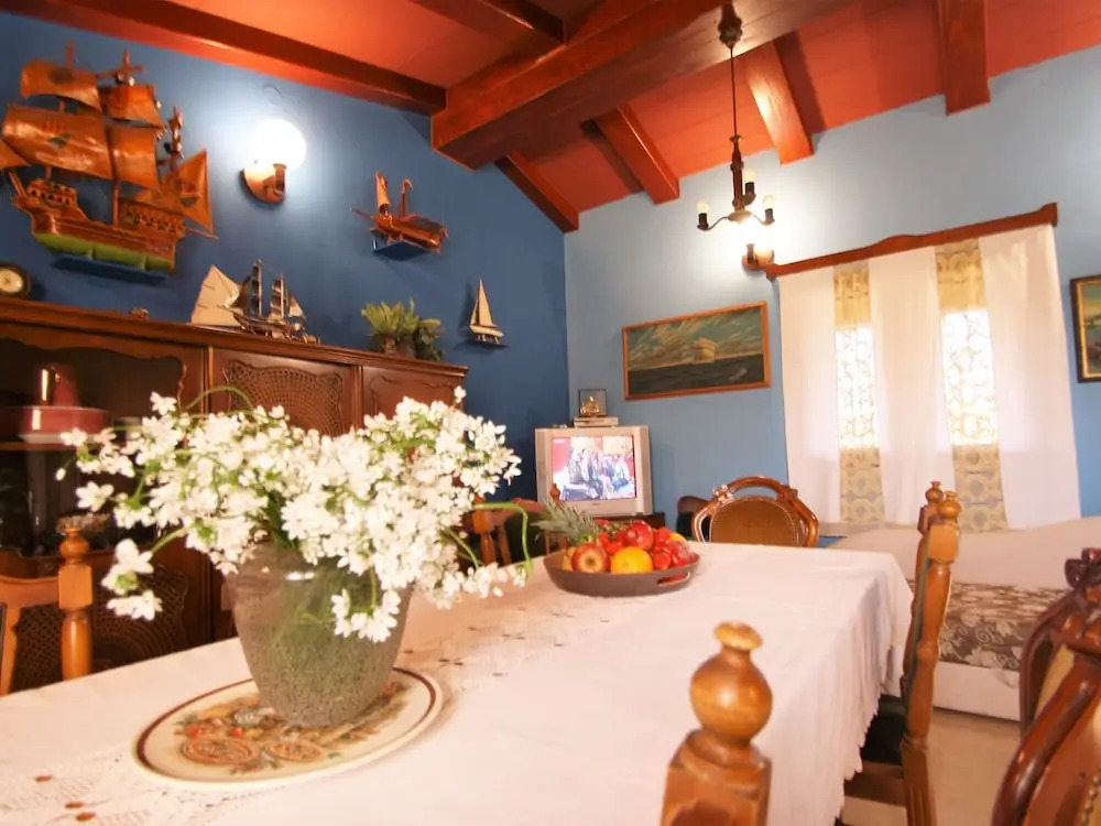 Cosy Holiday Home For Max 4 Persons Surrounded With Meadows And Vineyard