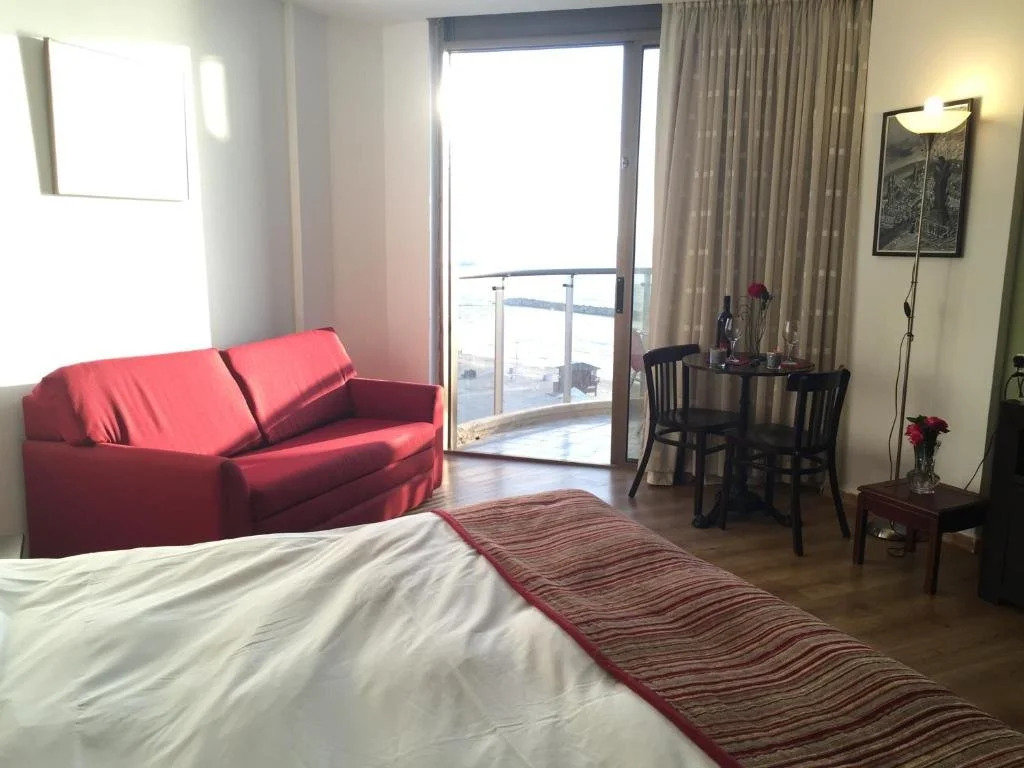 Raphael Apartments