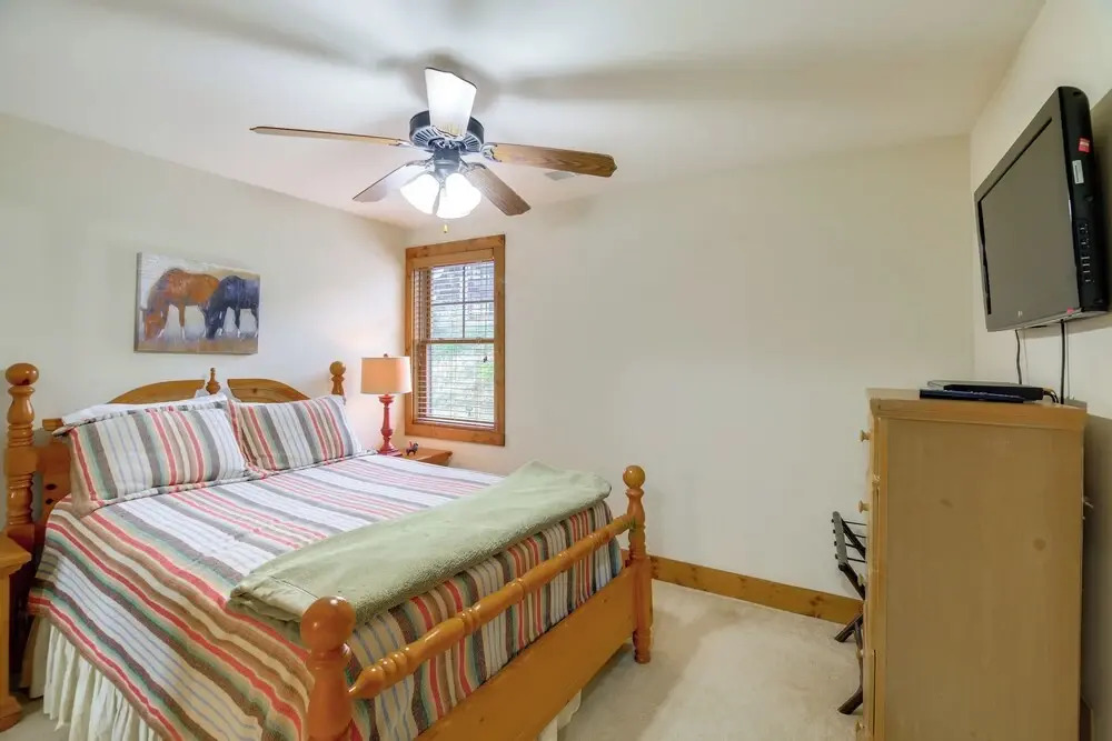Mountain Condo 2 Mi to Dtwn Banner Elk w/ Views!