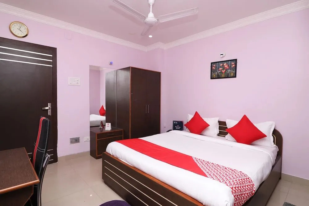 OYO Flagship 11703 Hemlata Lodge