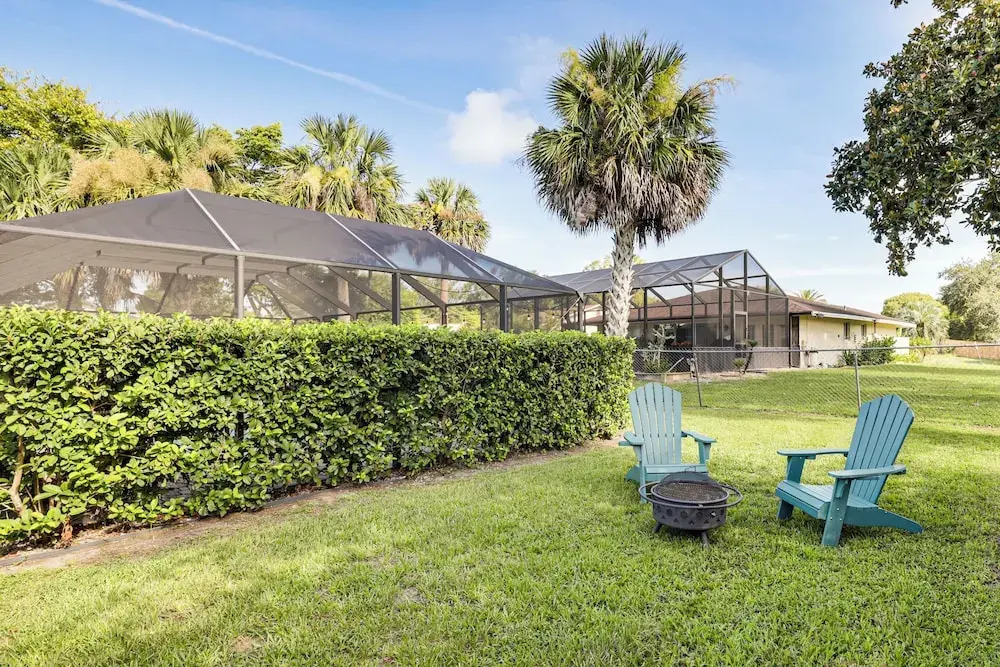 Palm Coast Escape w/ Outdoor Oasis: 6 Mi to Shore!