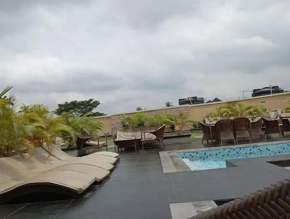 Bon Hotel Nest