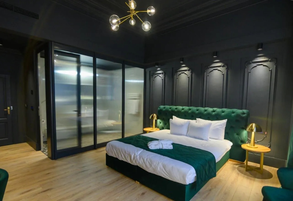 HOTEL VIENA