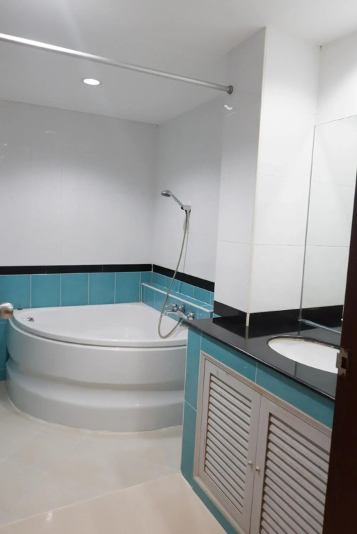 Auychai Grand Hotel