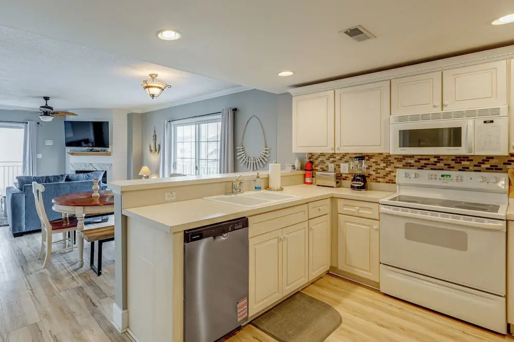 High Walkability, Pool Access! Ocean City Condo