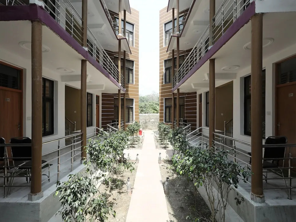 OYO 14631 Madhuban Resort