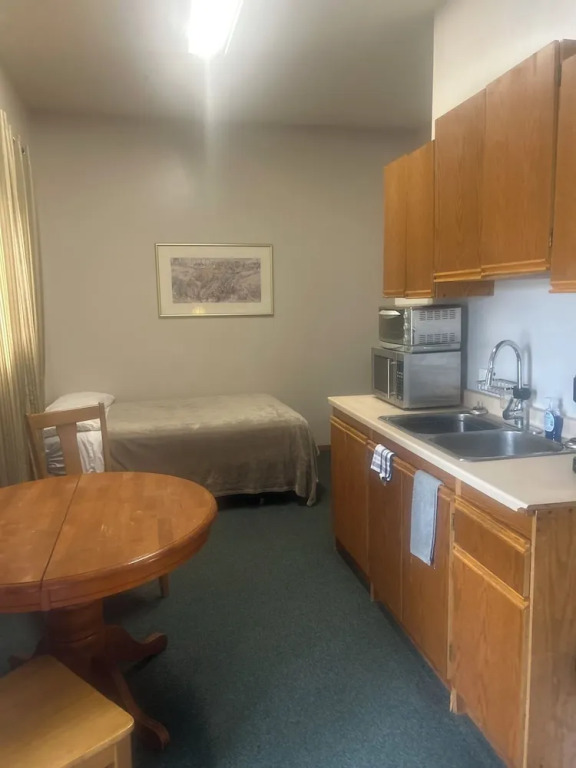 Greenhead Motel