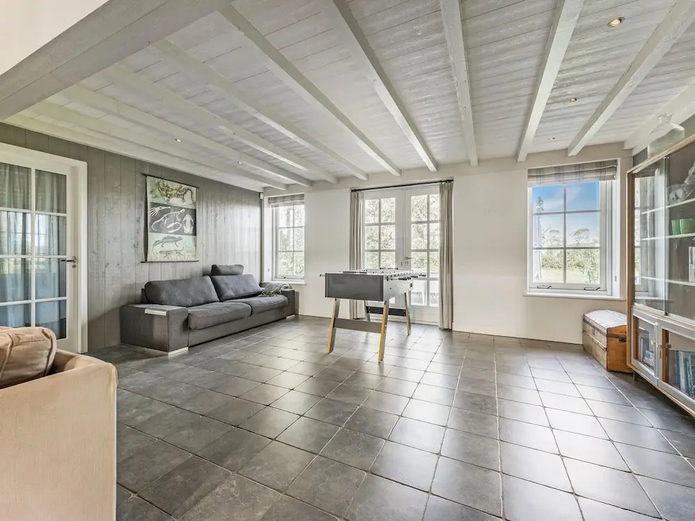 Spacious Holiday home De Pauwenhof