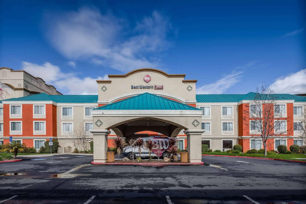 Best Western Airport Inn & Suites