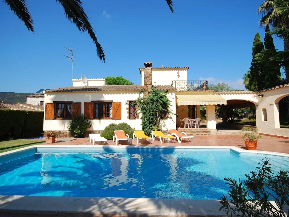 Peaceful Villa in Calonge Spain with Swimming Pool