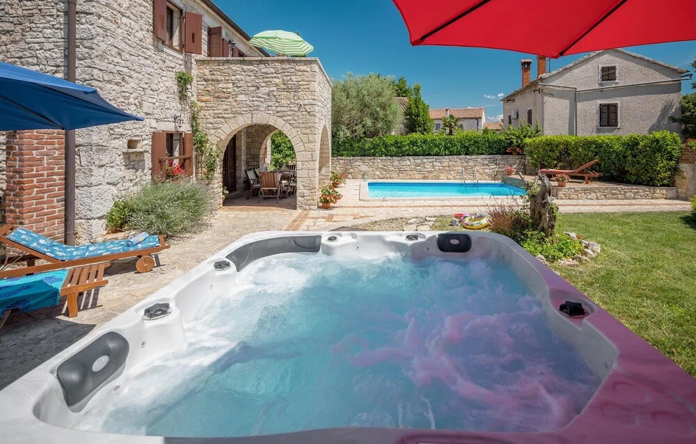 Stunning Home in Vrsar With Wifi and 3 Bedrooms