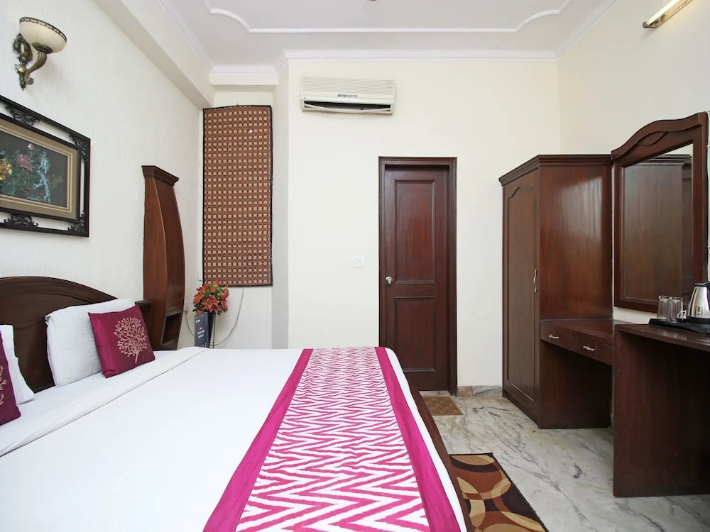 Hotel Jeyan Inn by Golden Tree at Karol Bagh