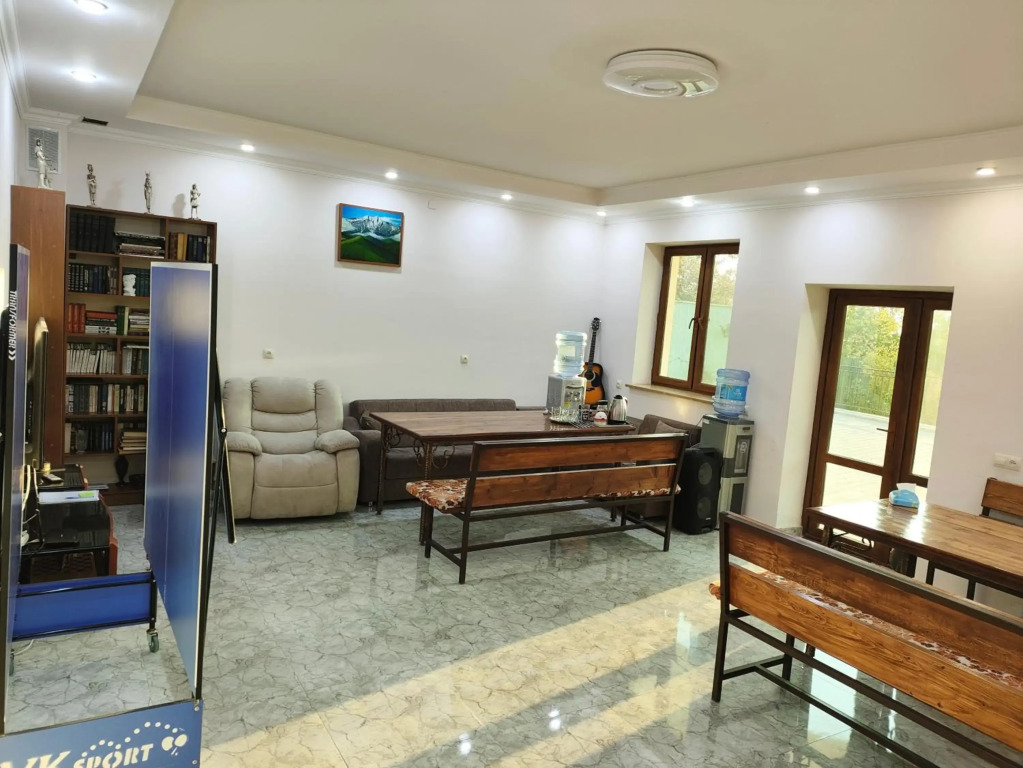 Artur's Poolside EXciting Rest house of 5 rooms