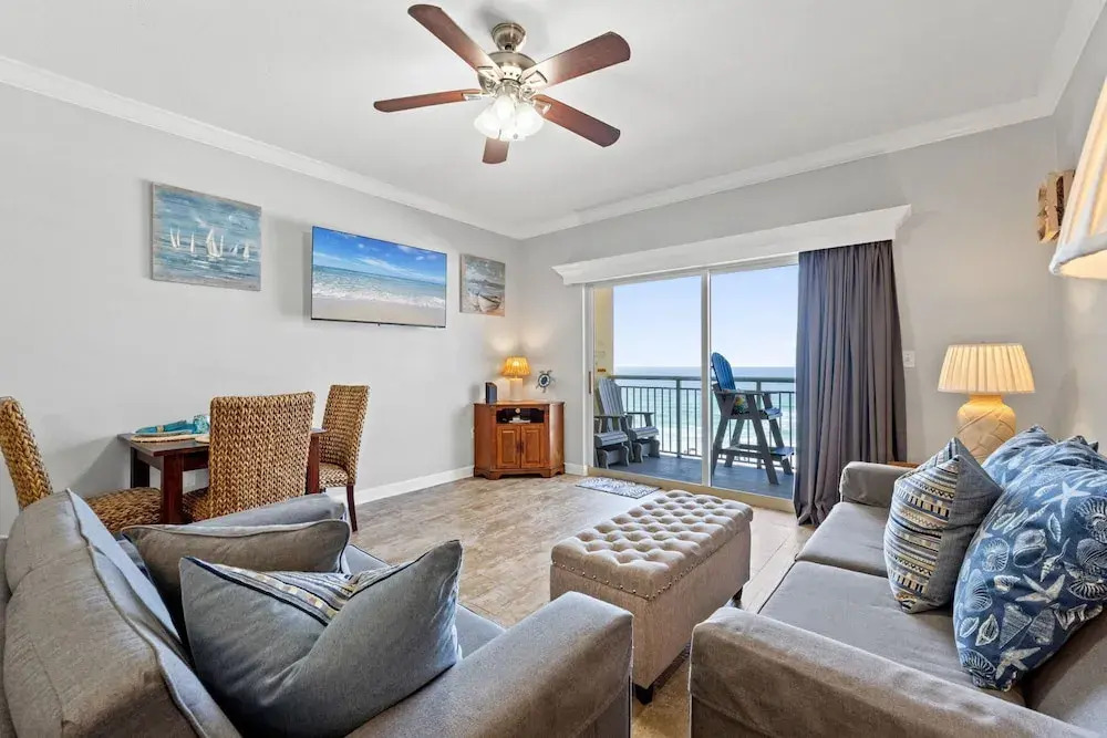 Pelican Isle 607 - The Nautical Nook