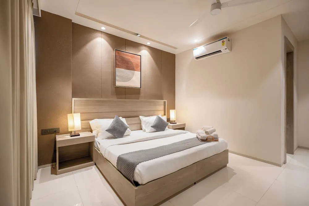 The Lodgers Luxury Hotel Near Golf Course Road Gurgaon