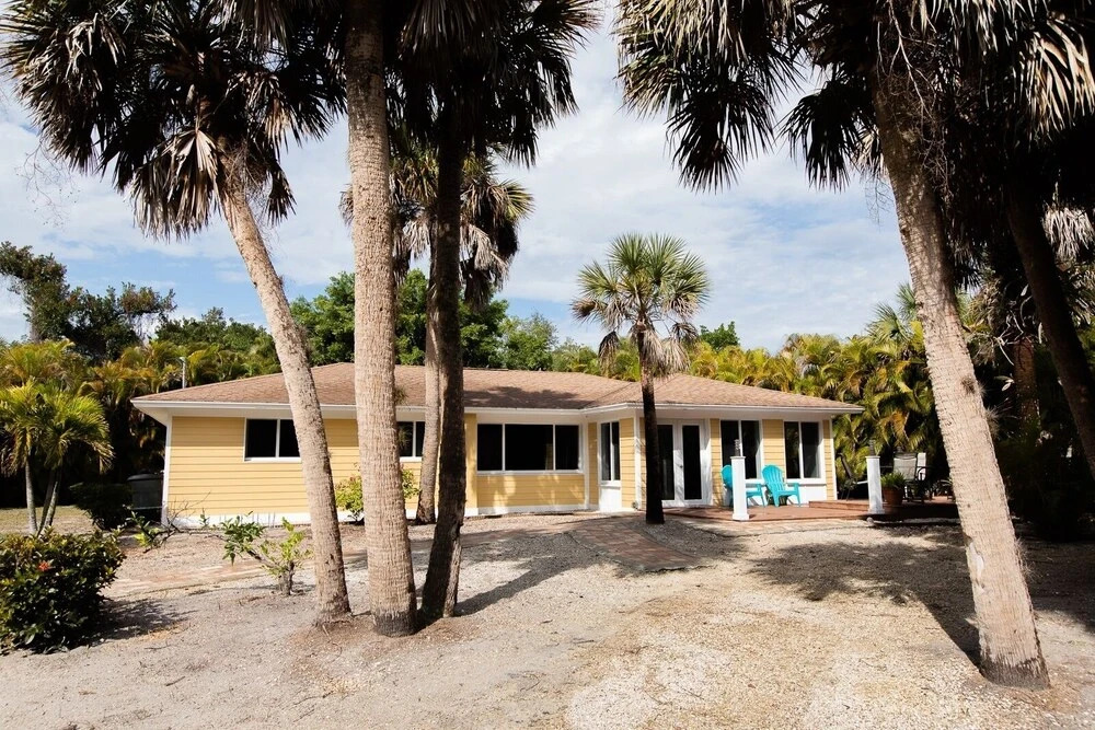 Salty Dog - Dog Friendly Home On Sanibel! 3 Bedroom Home