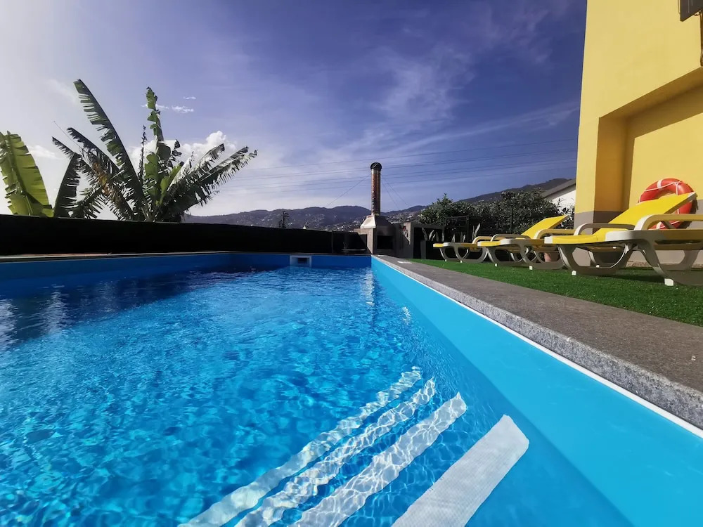 CASA DOS AVÓS Apartments with Pool in Funchal
