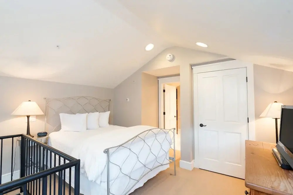 River Club 304 3 Bedroom Condo by Alpine Lodging Telluride