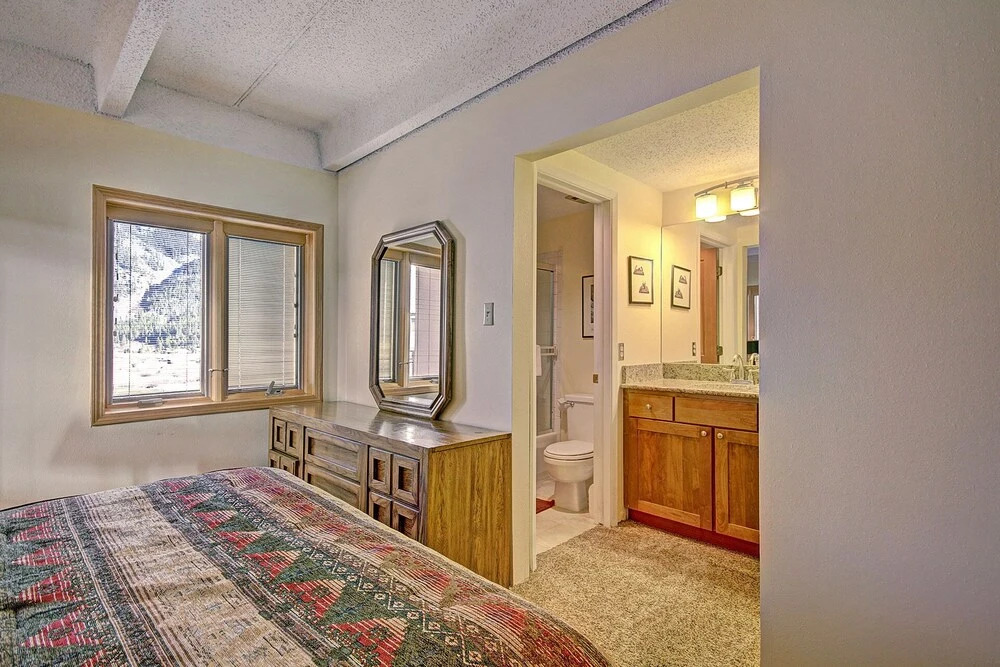 Alluring Lofty Condo In East Village - PG310 by RedAwning